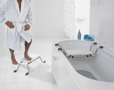 Footstool/Bathtub Seat