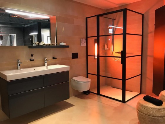 Sunshower Pure Black